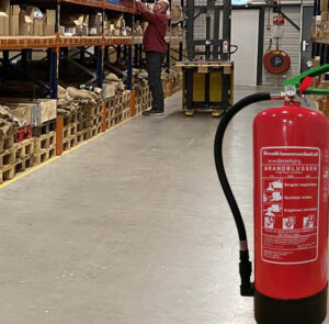 9 liter PFAS-vrije schuimbrandblusser met blusrating 27A, 183B en 40F, geschikt voor vaste stoffen, vloeistoffen en vetbranden